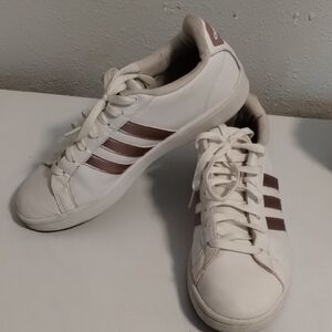 Vintage Adidas White and Tan Casual Sneakers